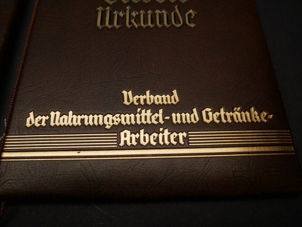 Zwei Urkundenmappen + eine Urkunde - Deutsche Arbeitsfront - Ehrenurkunde Verband der Nahrungsmittel- und Getränke-Arbeiter