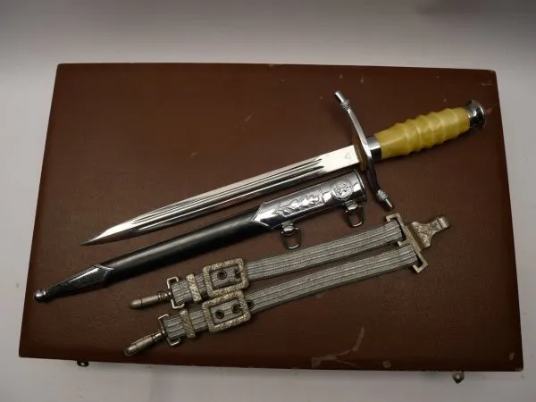 Early NVA dagger with three-hole hanger + parade field sash in a specially purchased case - Panzertruppe Torgau