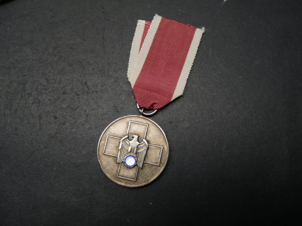 Medal for German Public Care on ribbon + certificate