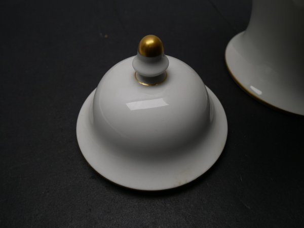 Meissen - Large Lidded Vase / Cup "For Peace and Friendship between Nations" Berlin 1951 - For outstanding sporting achievements