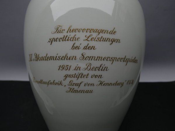 Meissen - Large Lidded Vase / Cup "For Peace and Friendship between Nations" Berlin 1951 - For outstanding sporting achievements