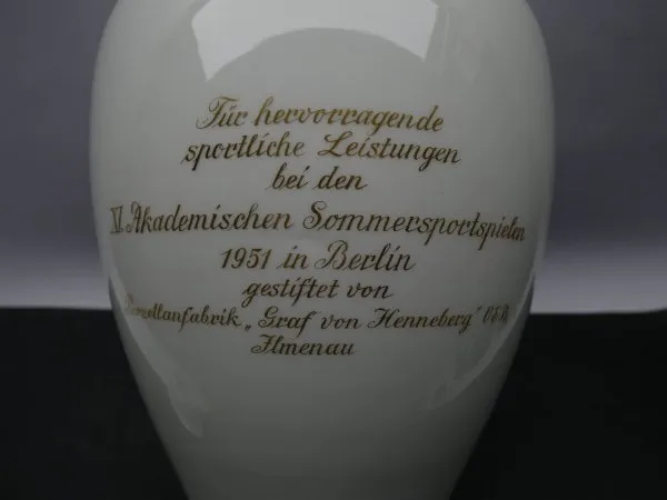 Meissen - Große Deckelvase / Pokal "Für Frieden und Völkerfreundschaft" Berlin 1951 - Für hervorragende sportliche Leistungen