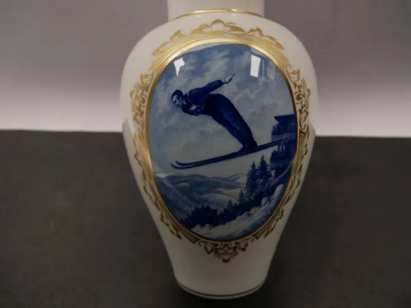 Meissen - Small Lidded Vase / Sports Cup Winter Sports "Ski Jumping"