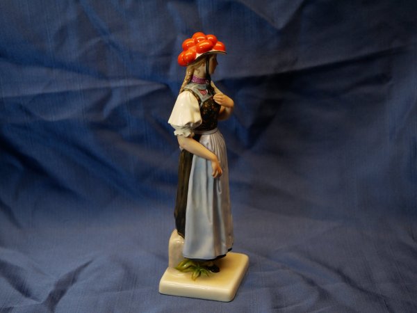 Porzellanmanufaktur Allach -  Gutacher Bäuerin - Entwurf Richard Förster, Nr. 49