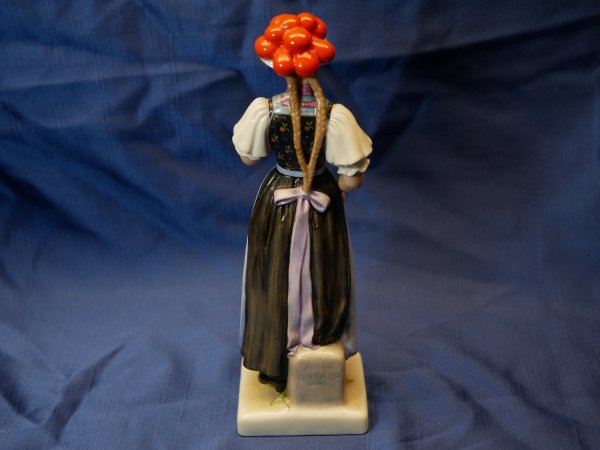 Porzellanmanufaktur Allach -  Gutacher Bäuerin - Entwurf Richard Förster, Nr. 49