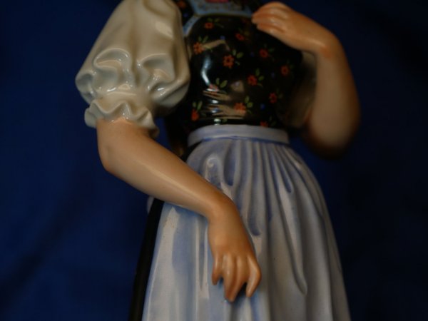 Porzellanmanufaktur Allach -  Gutacher Bäuerin - Entwurf Richard Förster, Nr. 49