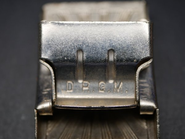 Kleines frühes Sympathie Koppelschloss - Aufgehende Sonne - Stehendes HK - DRGM Patentverschluss