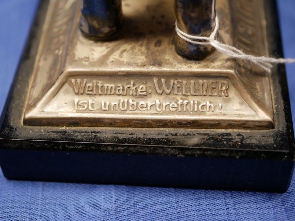 Werbefigur Wellner Silber - Elefant auf Würfel stehend
