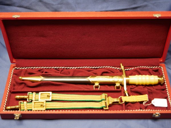 NVA General Dagger Border Troops in case with hanger + pendant