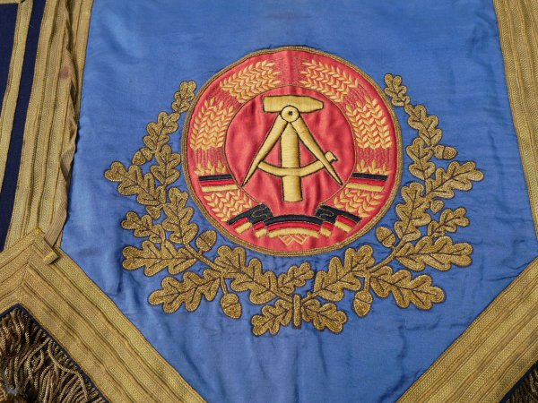 Seltener Paukenbehang für ein Musikkorps der Volksmarine