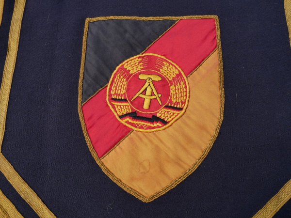 Seltener Paukenbehang für ein Musikkorps der Volksmarine