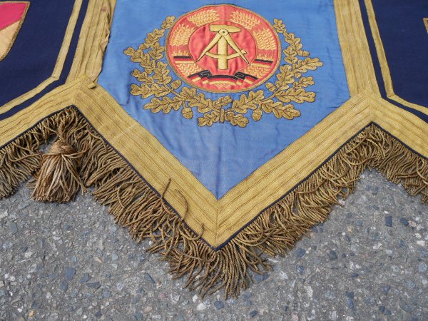 Seltener Paukenbehang für ein Musikkorps der Volksmarine