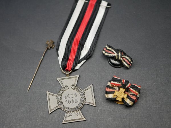 Ehrenkreuz des 1.Weltkrieges Kriegsteilnehmerkreuz am Band + Miniatur + 2x Knopflochmini