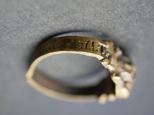 Originaler Totenkopfring Husarenring im Fundzustand / Hortfund / Rohling