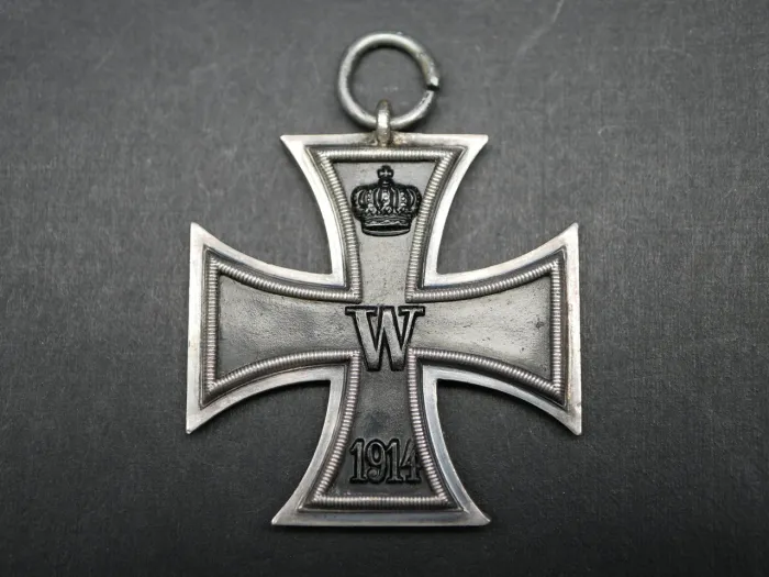 EK2 Eisernes Kreuz 2. Klasse 1914 - S in Öse gestempelt -  S – Heinrich Schneider, Leipzig, auch Schaper oder Scharfenberg möglich