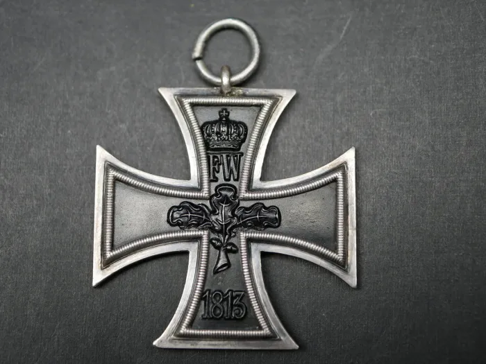EK2 Eisernes Kreuz 2. Klasse 1914 - S in Öse gestempelt -  S – Heinrich Schneider, Leipzig, auch Schaper oder Scharfenberg möglich