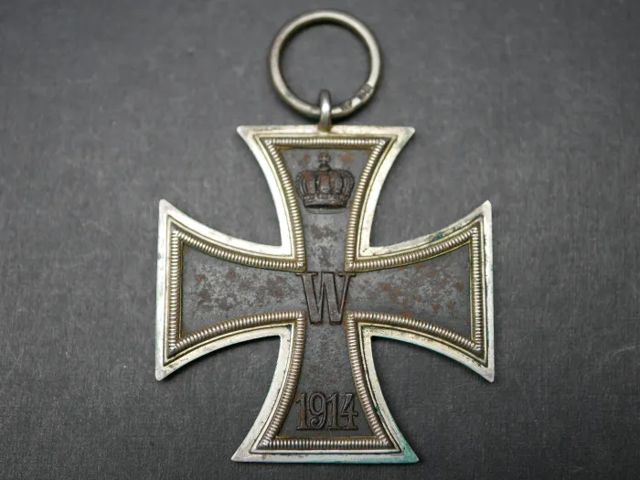 EK2 Iron Cross 2nd Class 1914 - CD 800 stamped - Carl Dillenius with silver stamp