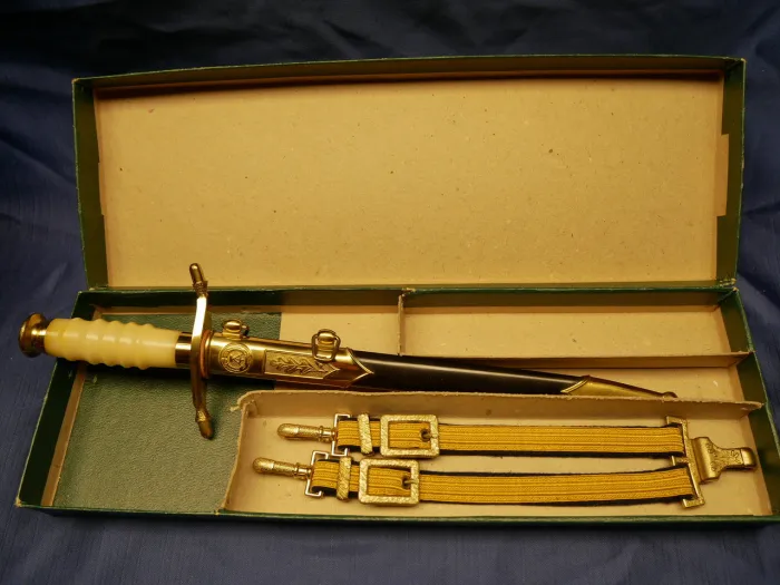 East German National People's Army (NVA) officer's dagger with hanger of the People's Navy in matching numbered box