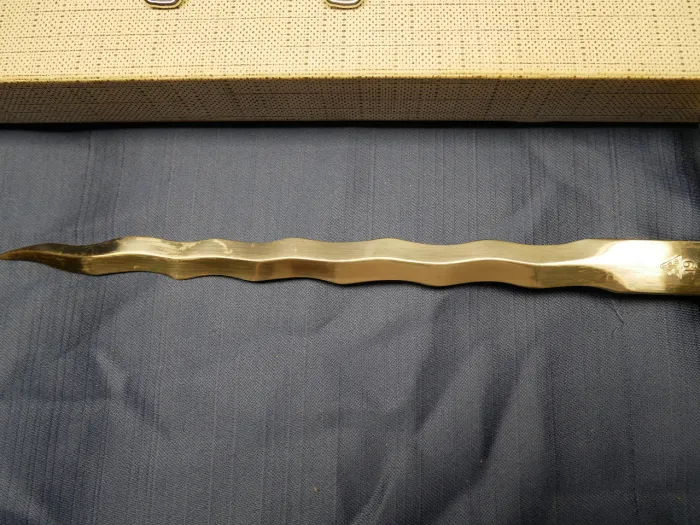 GDR NVA Textbook Dagger - Honor dagger for officers with flamed blade, hanger and belt loop in matching numbered box