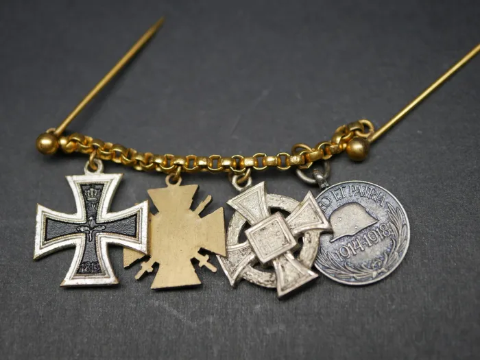 Miniature chain / dress chain with 4 awards - Iron Cross 2nd Class + Front Fighter + 25 Years of Service + Hungary Medal