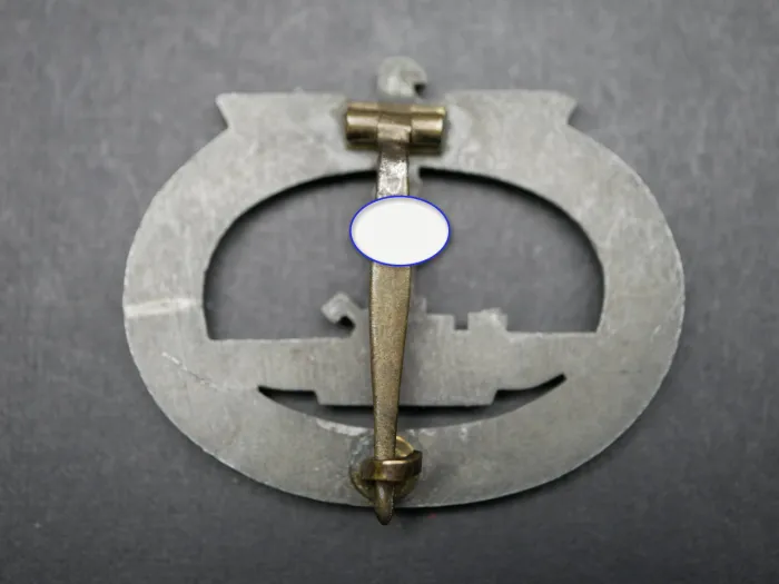 U-Boot-Kriegsabzeichen 1939 ohne Hersteller, Feinzink, leicht getragen