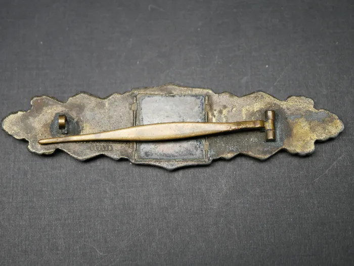 Nahkampfspange in Bronze - C.E. Juncker, Berlin