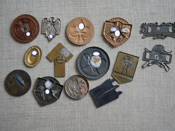 14 Abzeichen ohne Nadelsystem - WHW + HJ + Saar + Hannover usw.