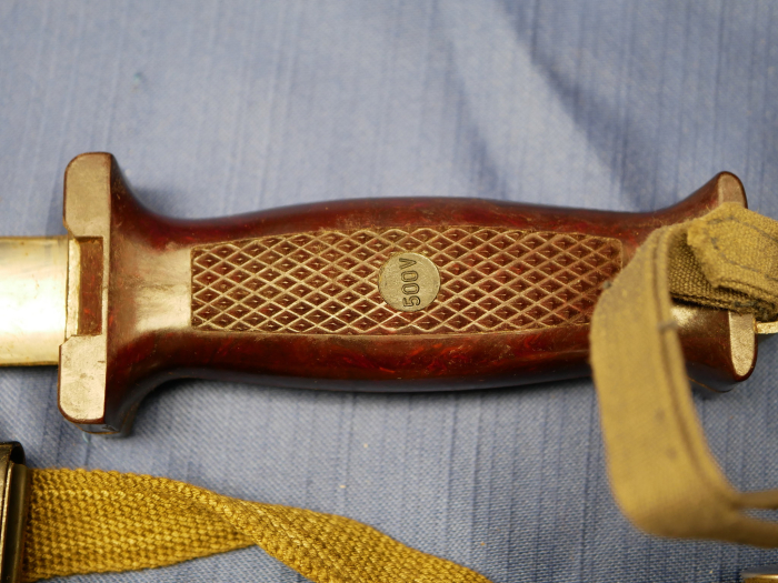 DDR NVA Kampfmesser KM66 in nummerngleicher Schachtel - 2. Modell