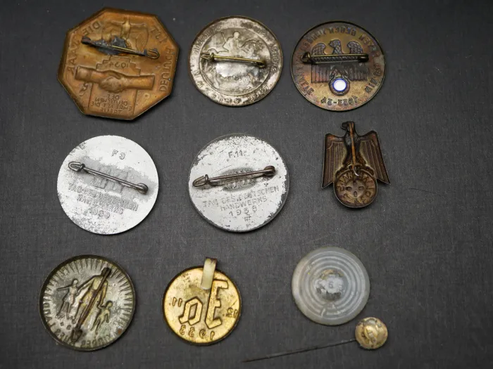 9 badges - WHW German is the Saar + Yes + Children to the countryside etc.
