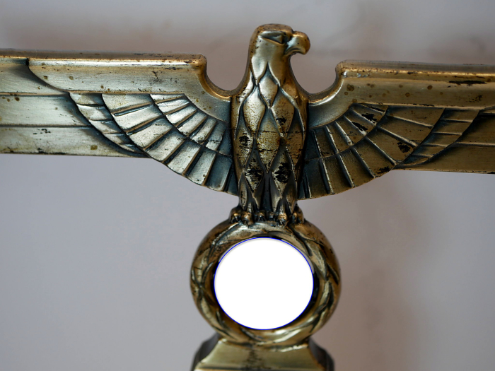 Desk ornament: Wehrmacht eagle "Reconnaissance Battalion III b" – Shooting award???