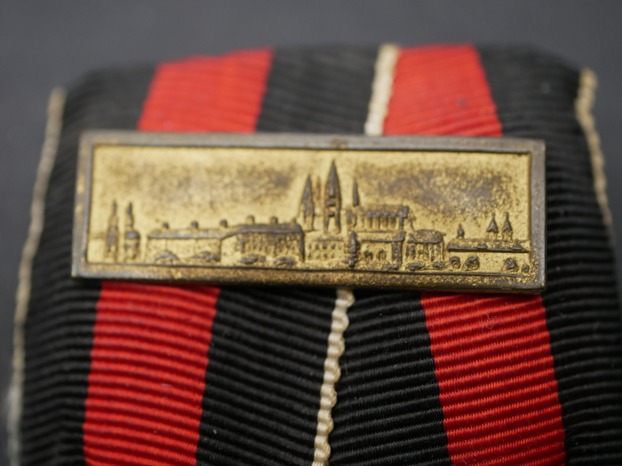 Sudetenland Medal (Commemorating 1 October 1938) with Prague Castle Bar on a single-medal ribbon bar