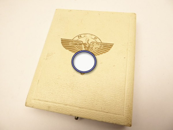 Badge NSFK "2nd International Air Race NS - Fliegerkorps Frankfurt a.M. 1939" in a case with certificate