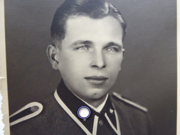 Portrait - Foto eines SS Soldaten mit Widmung von Febr. 45