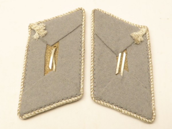 Pair of collar tabs military musicians of the NVA