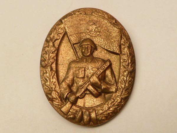 Achievement badge of the NVA