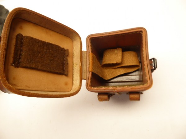 Battery case leather with acceptance for rangefinder 1m R36