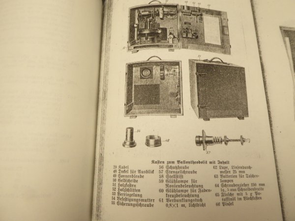 Wehrmacht Ballontheodolit mit Begleitbuch, Papiere und Transportbox