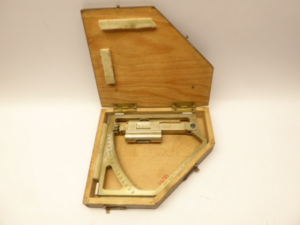 Dragonfly quadrant / protractor, measuring device for artillery, in a box