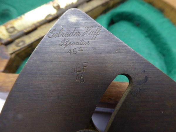 Antiker Libellenquadrant/Winkelmesser, Messgerät für die Artillerie, Gebrüder Haff Pfronten 464 mit Abnahme GGF43 im Kasten