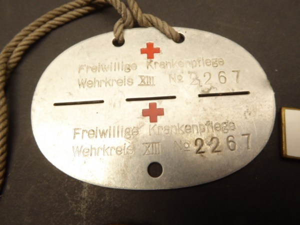 Nachlass einer DRK Helferin - EKM Erkennungsmarke + Foto + Orden Deutsches Rotes Kreuz