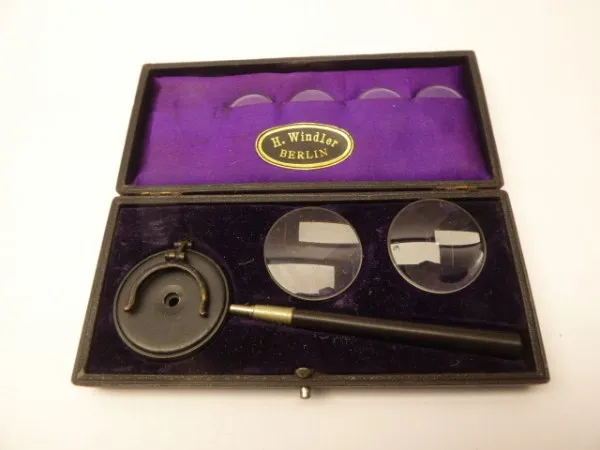 Altes Liebreich´s Ophthalmoscope im Etui.