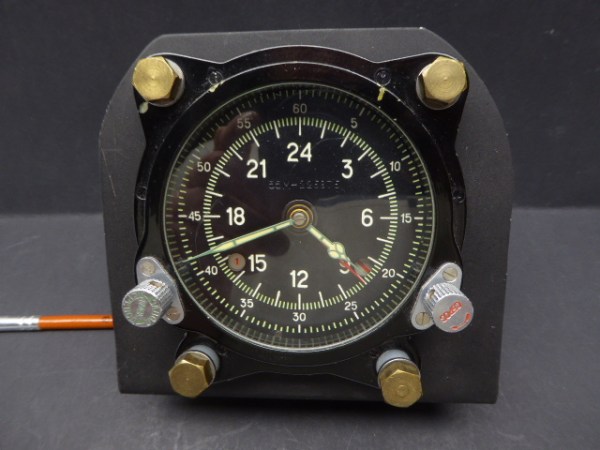Russische Flieger Uhr mit extra Funktion, Bombenabwurfuhr ??