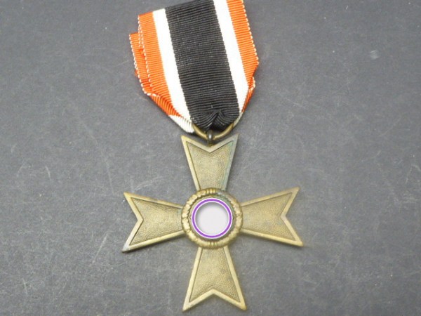KVK - Kriegsverdienstkreuz 2. Klasse ohne Schwerter am Band mit Hersteller