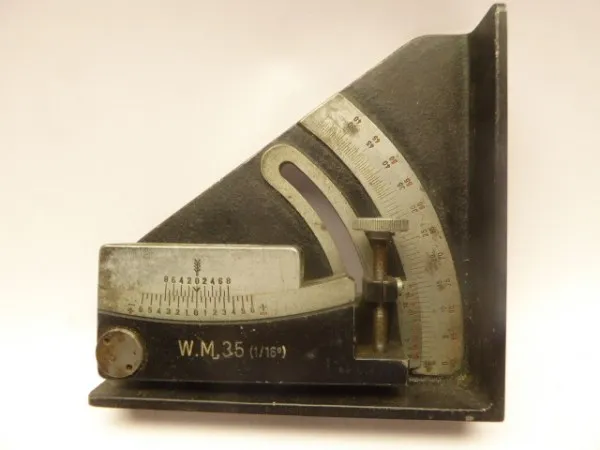 Wehrmacht artillery protractor W.M.35 in a box with manufacturer bvu