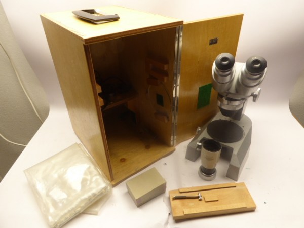 Hertel Reuss microscope with accessories in the box