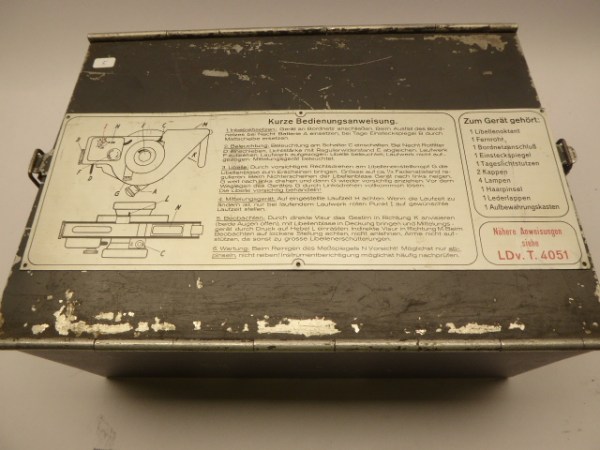 LW - German Air Force - Dragonfly octant with a central device in the box