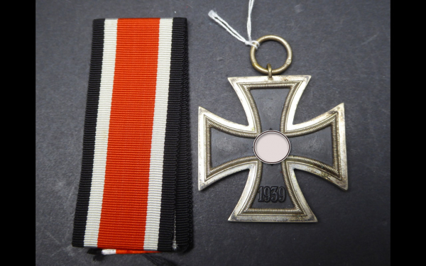 Eisernes Kreuz 2. Klasse / EK2 mit Hersteller 93, am Band