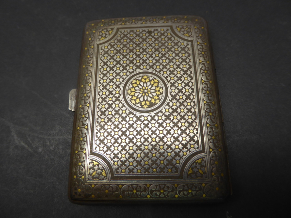 Cigarette case with Art Nouveau ornaments