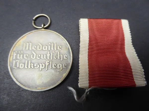 Orden - Medaille für Deutsche Volkspflege am Band, versilbert