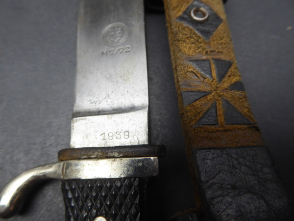 Hitler Youth Knife with manufacturer RZM M7 / 72 Karl Robert Kaldenbach, Solingen-Grafrath.